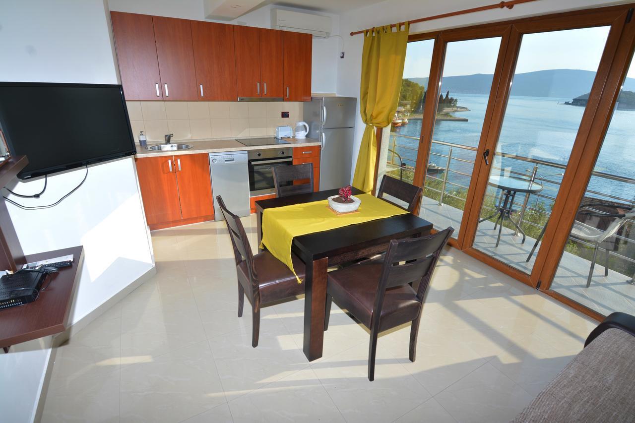 Tale House Montenegro Tivat Bagian luar foto