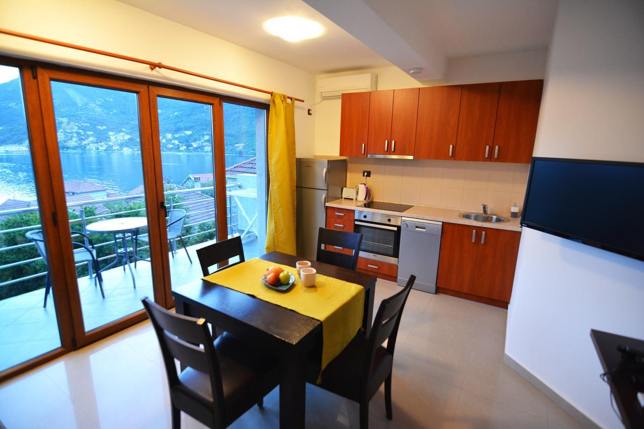 Tale House Montenegro Tivat Bagian luar foto